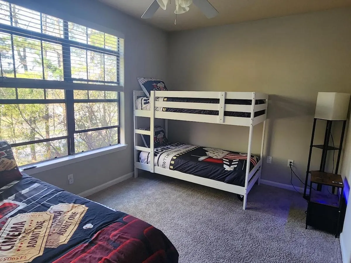 Two The Movies - Spacious Rooms - Sleeps 7 Instant Booking! تشارلوت شقة