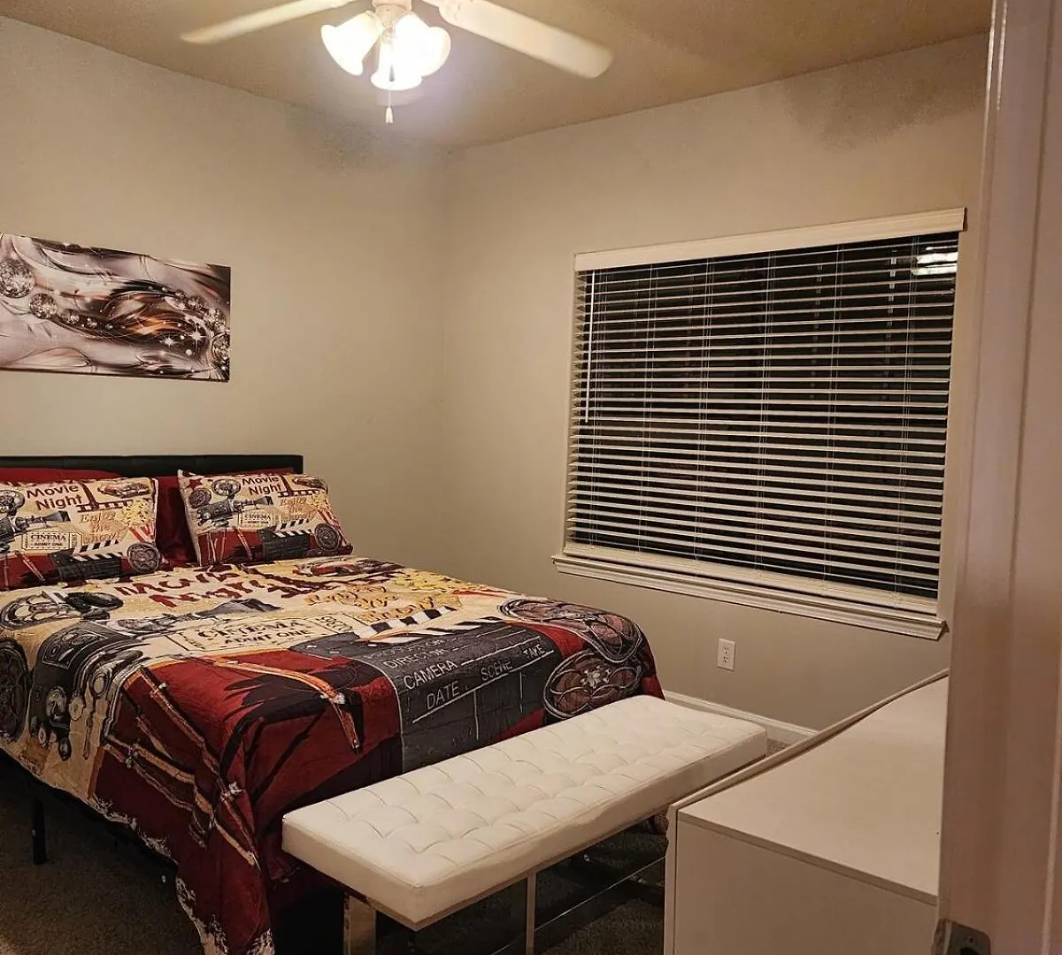 Two The Movies - Spacious Rooms - Sleeps 7 Instant Booking! تشارلوت الولايات المتحدة الأمريكية