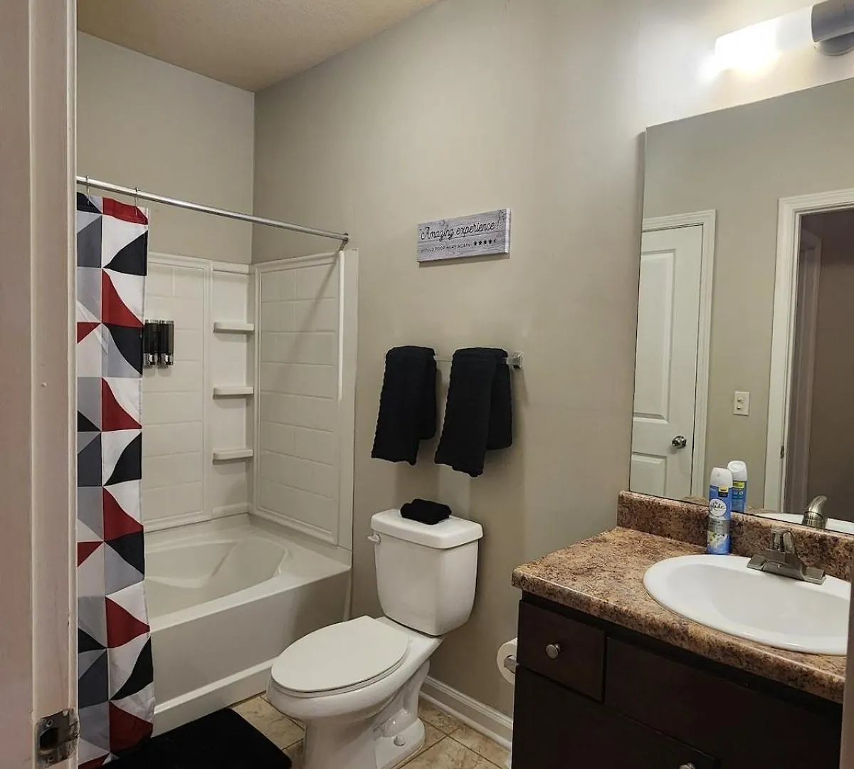 Two The Movies - Spacious Rooms - Sleeps 7 Instant Booking! تشارلوت شقة