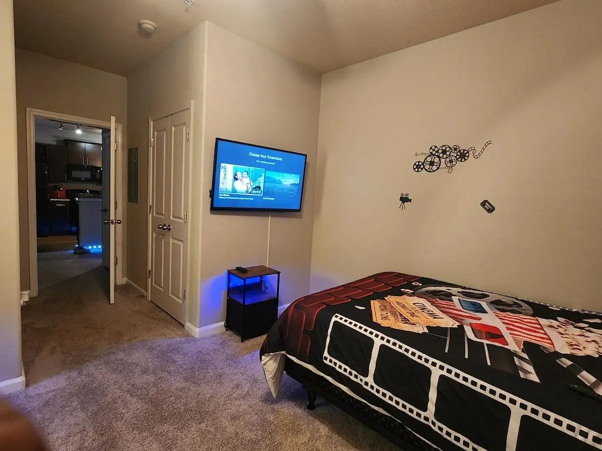 Two The Movies - Spacious Rooms - Sleeps 7 Instant Booking! تشارلوت 0*,  الولايات المتحدة الأمريكية