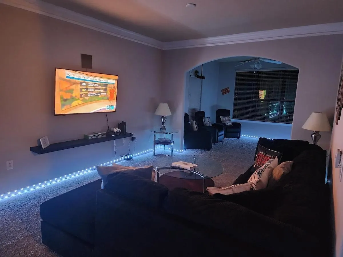 شقة Two The Movies - Spacious Rooms - Sleeps 7 Instant Booking! تشارلوت الولايات المتحدة الأمريكية