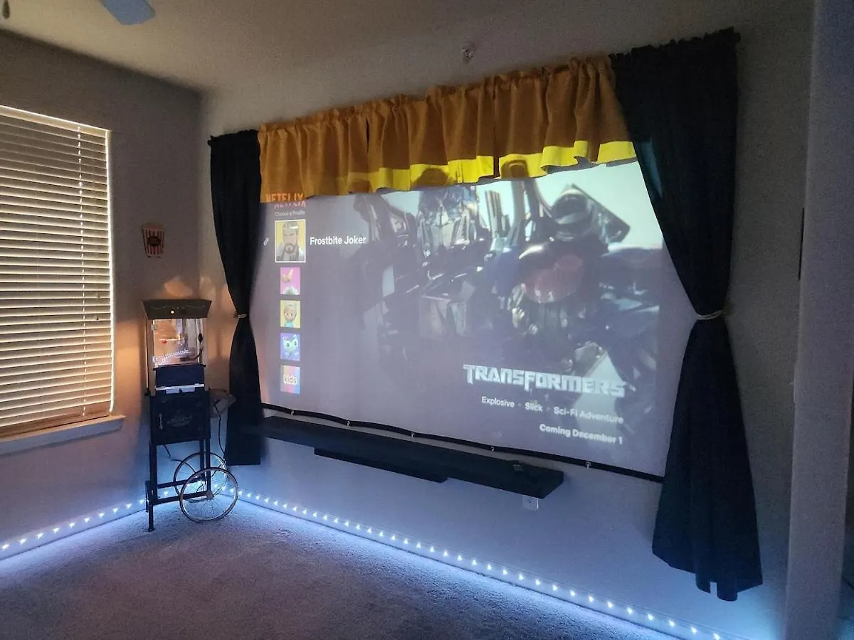 شقة Two The Movies - Spacious Rooms - Sleeps 7 Instant Booking! تشارلوت الولايات المتحدة الأمريكية